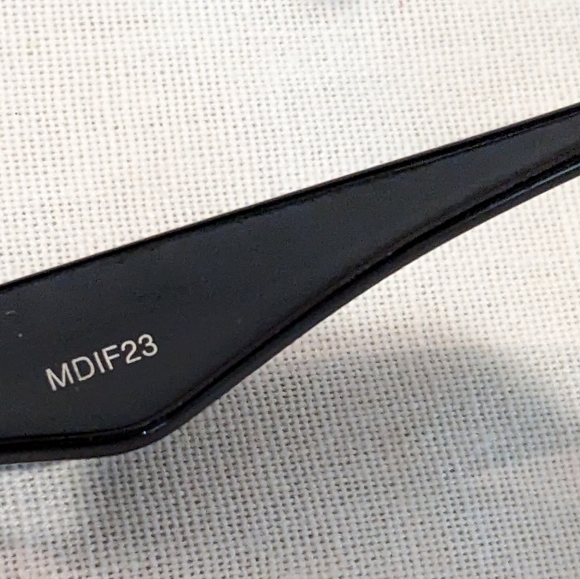 Total Black Out Stylish Sexy Unisex Iconic Sunglasses like Ray Ban - Picture 15 of 16